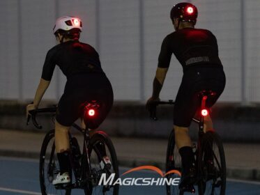 Tính năng đồng bộ nháy PelotonSync Flash của đèn hậu Magicshine