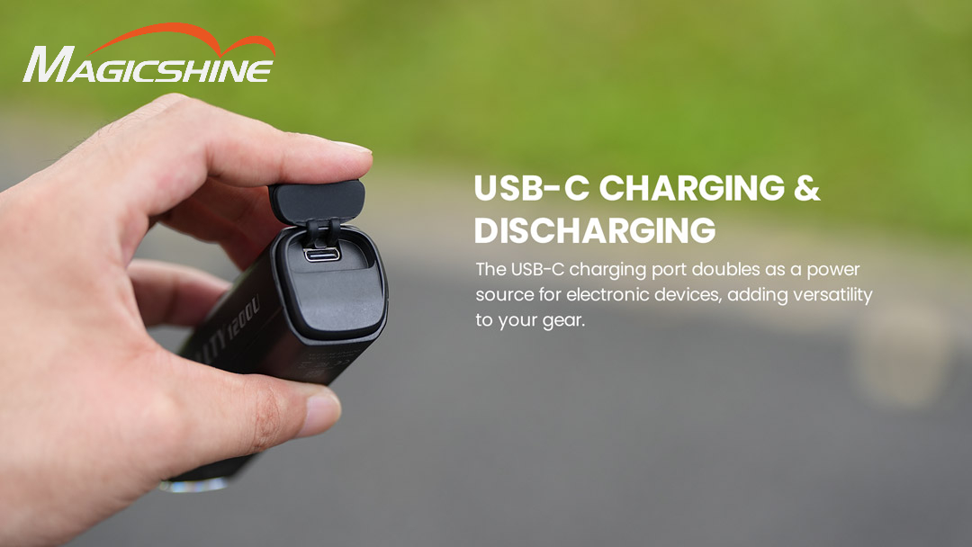 Sạc và Xả bằng cổng USB C