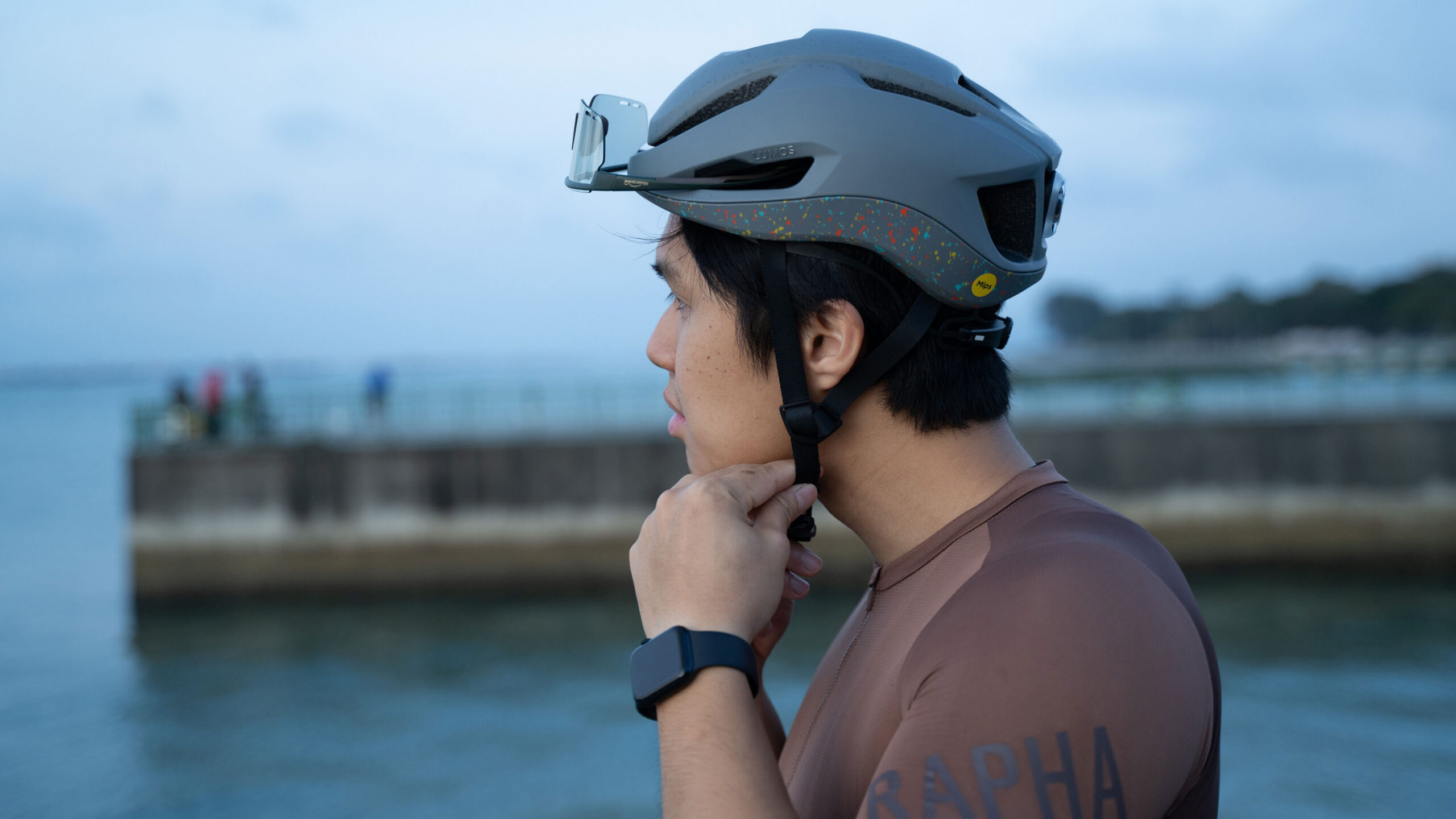 Mũ Lumos Ultra Aero GT khóa nam châm thao tác một tay
